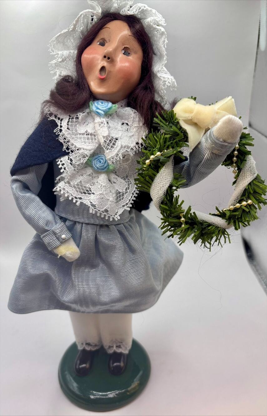 Byers Choice Caroler Victorian Child #50 of 100 Signed Dated 2003